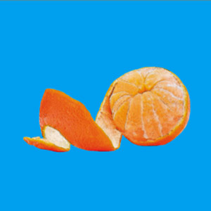 Orange, halb geschält